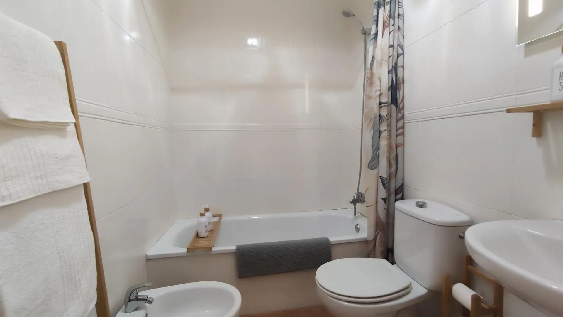 Bonito Y Acogedor Estudio - Nice And Cozy Studio マラガ