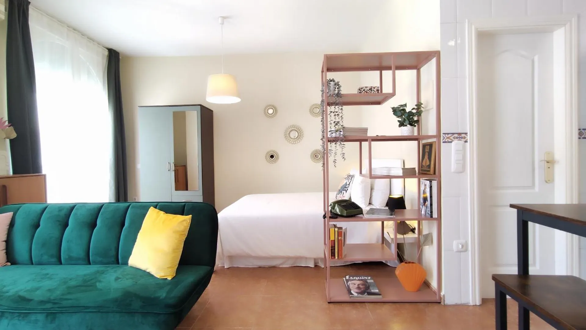 Bonito Y Acogedor Estudio - Nice And Cozy Studio マラガ